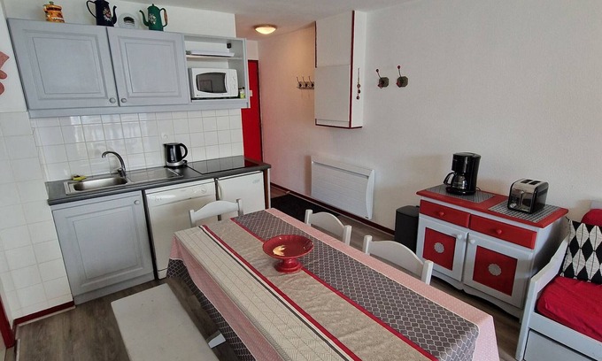 Valfrejus Apartment | 3-room apartment for 6, near ski lift in Valfréjus