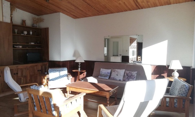 Pra Loup Apartment | 3 Rooms 8 Pers. South/West with Terrace and Piste Views