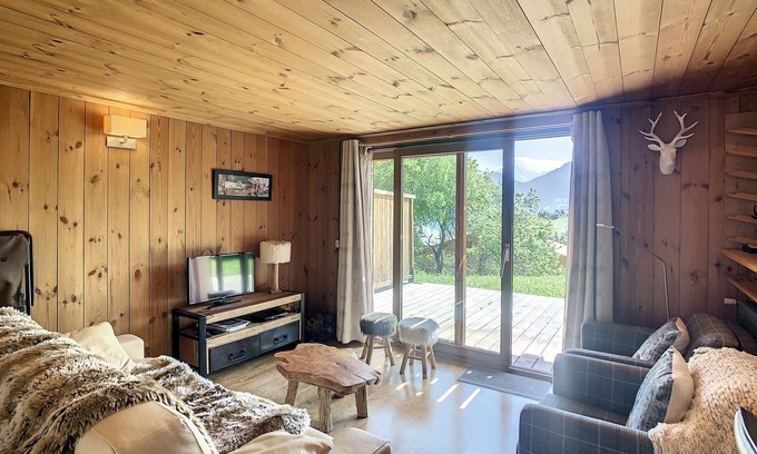 Combloux Apartment | 3 rooms, indoor pool, parking, near center in Combloux