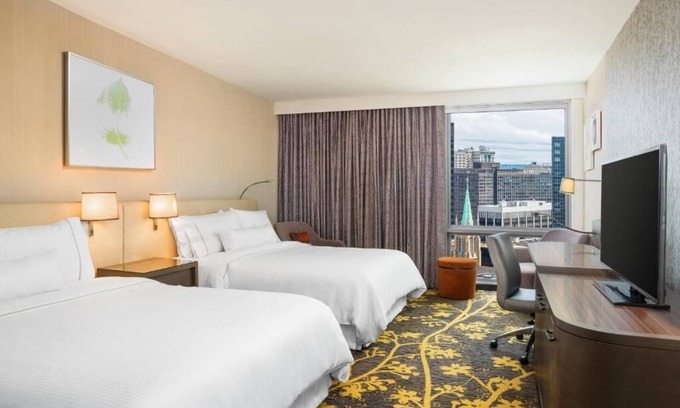 Downtown Cleveland Hotel | 3 Stylish Rooms w/City Views in DT Cleveland - Near RnR HoF