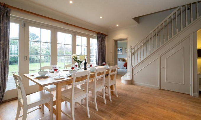 Thorpeness Cottage | 3 The Coastguards, Thorpeness - sleeps 7 guests in 4 bedrooms