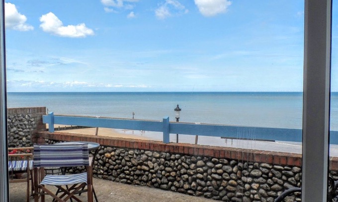 Sheringham Apartment | 3 The Promenade - a stunning sea view, just for two! Ground floor apartment that sleeps 2 guests