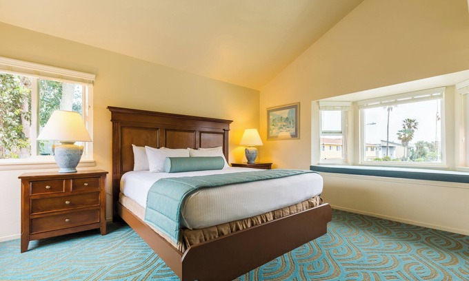 Oxnard Shores Hotel | 3 Units at Mandalay Beach | Steps to Channel Islands Shores