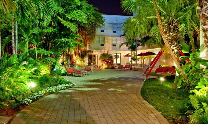 City Center Hotel | 3 Units | Perfect Family Stay in South Beach, Kitchenette & Pool, Walk to Sands