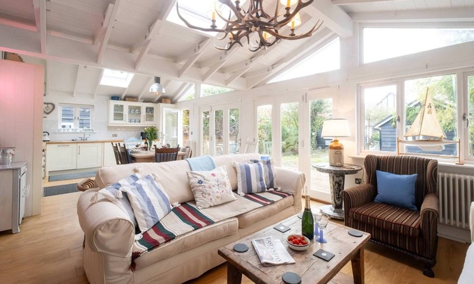 Thorpeness Cottage | 3 Uplands - sleeps 9 guests in 4 bedrooms