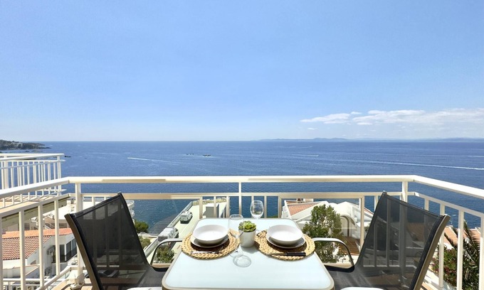 Almadraba-Canyelles Apartment | 3. Wonderful sea views with community pool