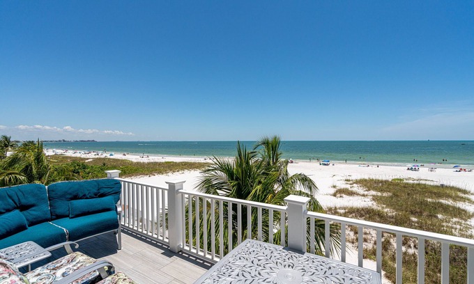 Fort Myers Beach House | 30/40 Island Haven: Two Units, Pool, Beach Proximity
