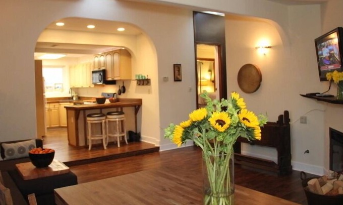 Monterey House | 30 Day Min. Stay, Casa Rustica, Short Walk to Aquarium/Cannery Row,Lovers Point