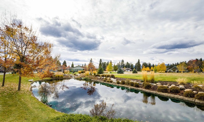 Bigfork Condo | 30-day rental w/work space, outdoor fireplace & A/C, near Flathead Lake - Mill Creek Retreat