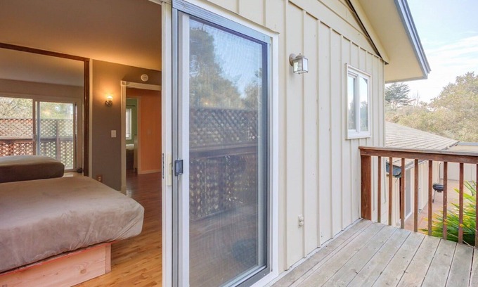 Del Rey Oaks House | 30 nights or more in Del Rey Oaks CA