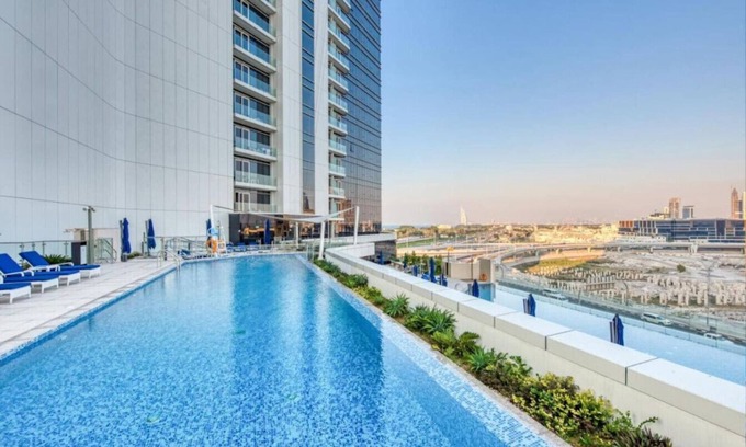 Dubai Media City Apartment | 3003 Avani Palm View - Bright Two Bedroom with Sea View
