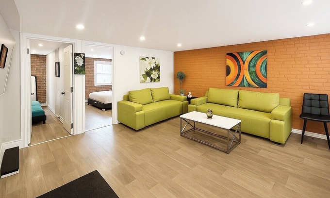 Quartier des Spectacles Apartment | #303 Downtown 3 Bedroom Loft in free indoor parking