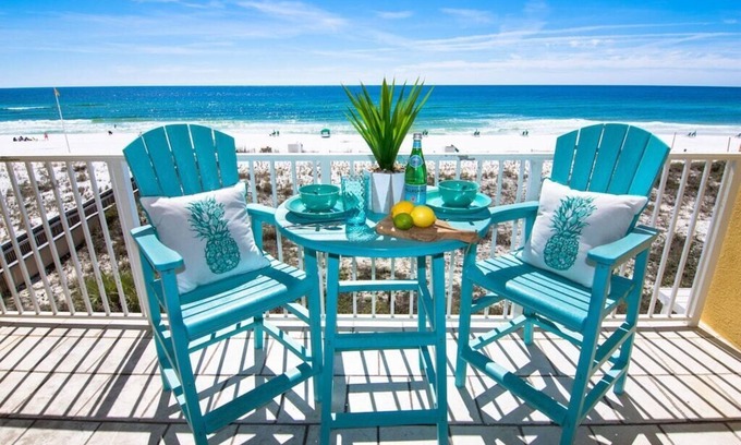 Fort Walton Beach Condo | 305 | Free Beach Service + Beach Towels + 2 Pools + 2 Kings