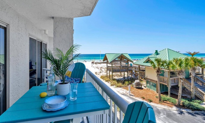 Fort Walton Beach Condo | 307 |Free Beach Service + Steps to the Beach!