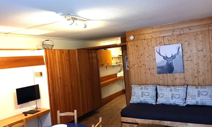 Arc-1600 Apartment | 30m² south-facing studio with balcony, WiFi, pets allowed in Arc 1600