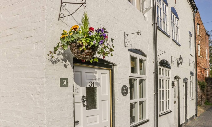 Bridgnorth Cottage | 31 RIVERSIDE, pet friendly, character holiday cottage in Bridgnorth