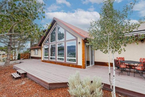 Ridgway House | 310 Vista Drive