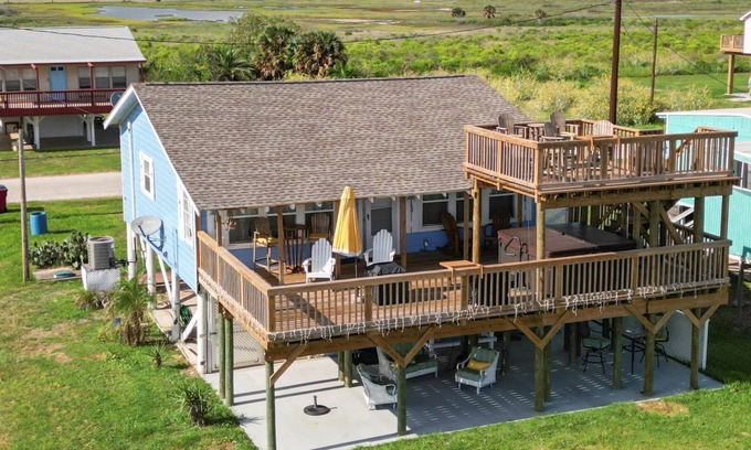 Matagorda House | 334 Beach Front Drive on Matagorda Beach