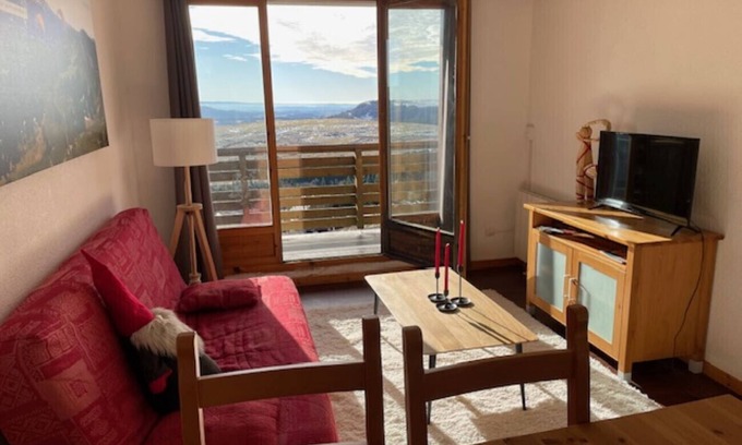 Besse-et-Saint-Anastaise Apartment | .336p