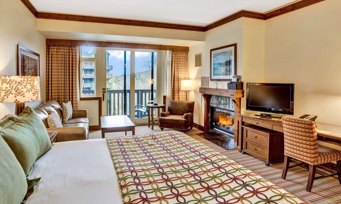 Stowe Area Cabin | #347 | Studio |The Maple | 3rd Floor Pool & Mountain Views