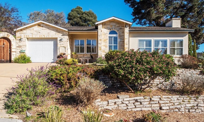 Del Rey Oaks House | 3485 Avalon By The Sea 3 Bedroom Home by Redawning