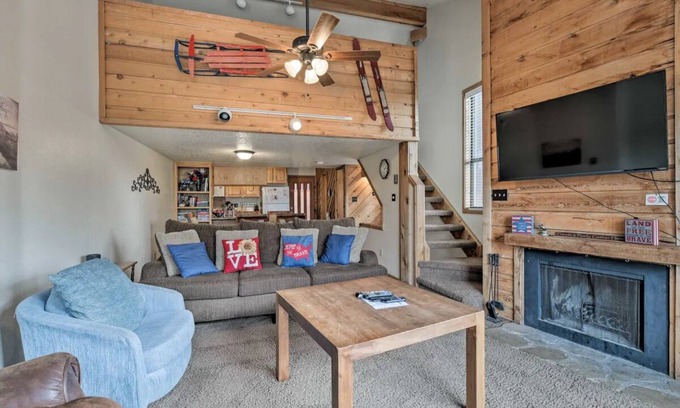 Angel Fire Condo | 350’ from Chile Express lift! High Spd WiFi, Garage Prkng, 60' Flat Screen TV