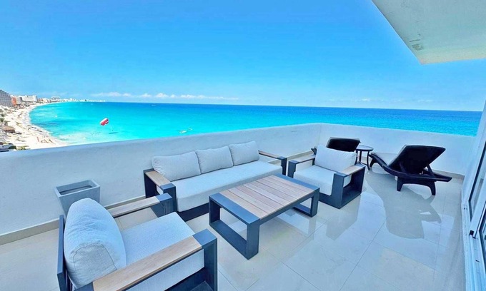 Zona Hotelera Condo | #3702-Tim’s Ocean Condos – Beachfront - Big Private Terrace & Incredible Views!
