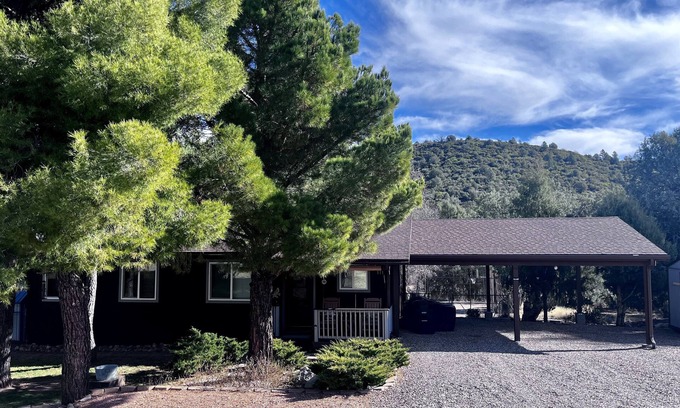 Payson Cabin | 3B/1B Riverfront Retreat in Payson – Cool Summer Getaway, 4 Season Nature Escape