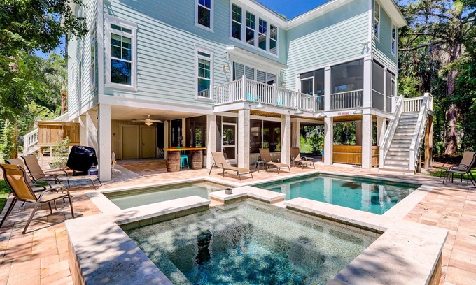 Hilton Head Island House | 3B Hickory Lane-CUSTOM built house! 200 Yards till your feet are in the sand