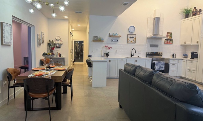 McAllen House | 3BD-2.5Baths lovely townhome in serene McAllen