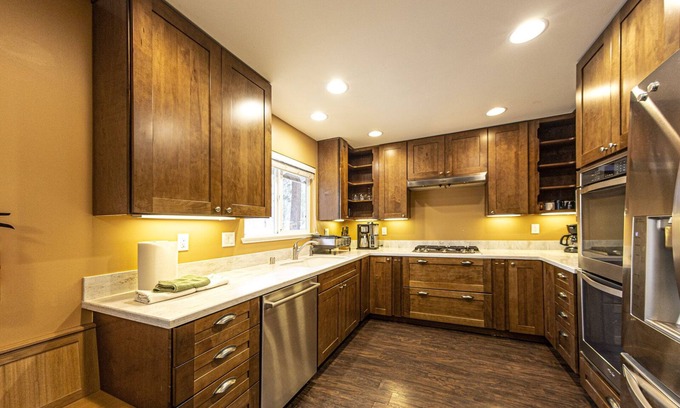Skyland House | 3bd home with hot tub