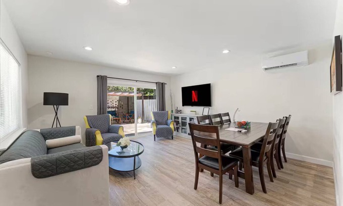 Monrovia House | 3Bed 2Ba l DTLA l Hollywood l Disneyland l Free Parking