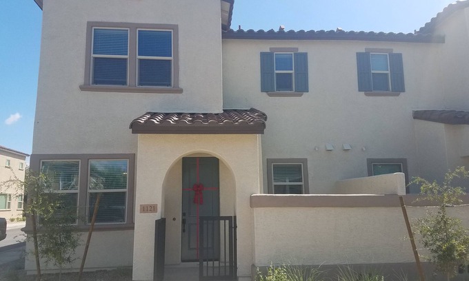 Goodyear Condo | 3Bed/3Bath GATED community CONDO w/POOL,JACUZZI,FITNESS CENTER