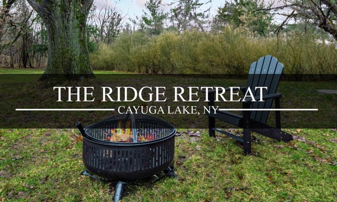 Lansing House | 3BR/2BA Lakehouse 10 min to town