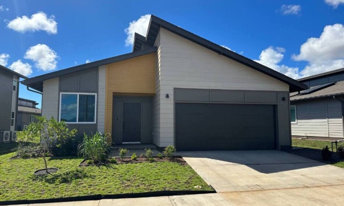 Ewa Apartment | 3BR/2BA New Build | Pool | W/D | Garage | Park