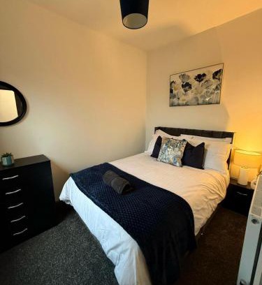 Thatto Heath House | 3BR Accommodation in St Helens - Sleeps 6
