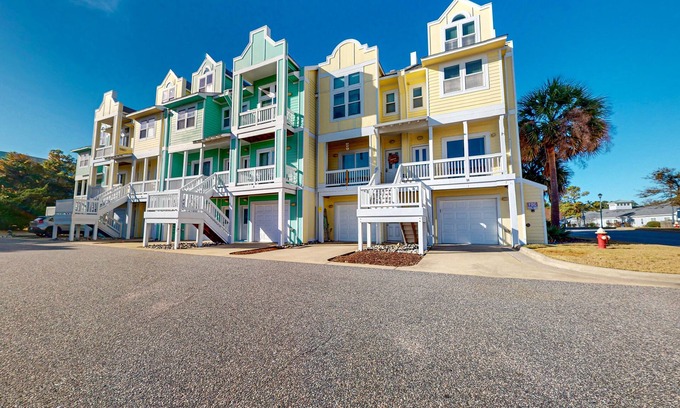 Bermuda Bay House | 3BR coastal retreat with pool, gym, W/D, & balcony