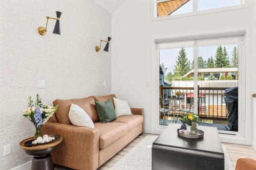 Town Centre House | 3BR Escape BBQ, Balcony, Near Banff & DT