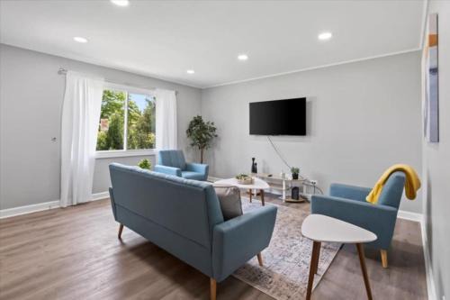 Wheeling House | 3BR Gem in Wheeling