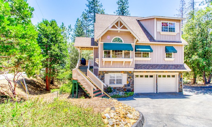 Groveland House | 3BR Home w/Mountain Views, Lake Access, Proximity to Yosemite