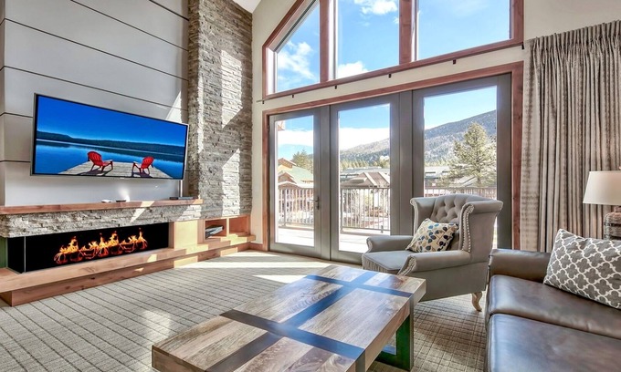 Lakeside Park Condo | 3br Luxury Â steps To Heavenly Gondola & Village 3 Bedroom Condo by RedAwning