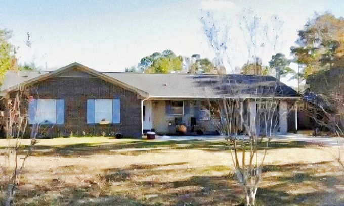 Kings Grant House | 3BR Ranch with Firepit/10 mins from downtown Wilmington.