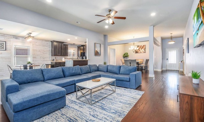 Madison House | 3BR Retreat w/Backyard Oasis