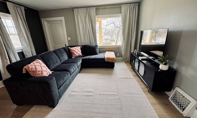 Sioux Falls House | 3BR Urban Oasis Near Downtown Sioux Falls & Sanford Health
