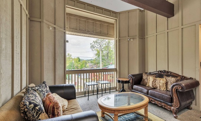 Nashville Condo | 3rd Floor Front Side Penthouse Suite - 302 by Grand Wood Suites
