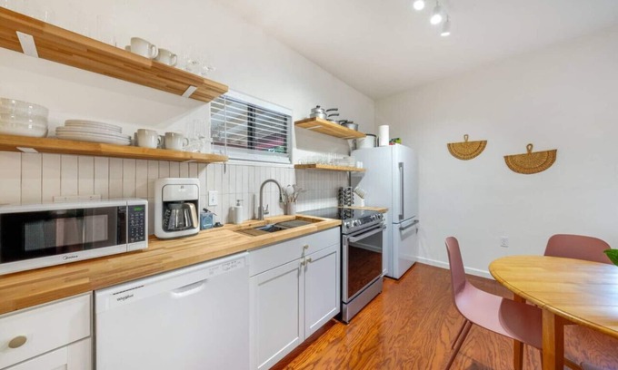 Tucson House | 3rd St Casita (Kathryn & Joey)
