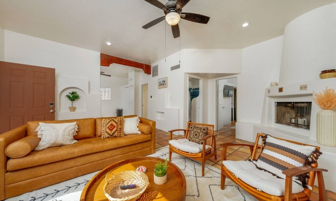 Tucson House | 3rd St House (Kathryn & Joey)