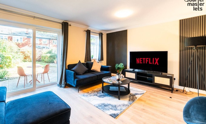 Warwick House | 3x Bedroom House (Sleeps 6x)