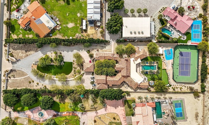 Bermuda Dunes House | 4+ acre property 12 bedrooms 11 bathrooms 2 pools
