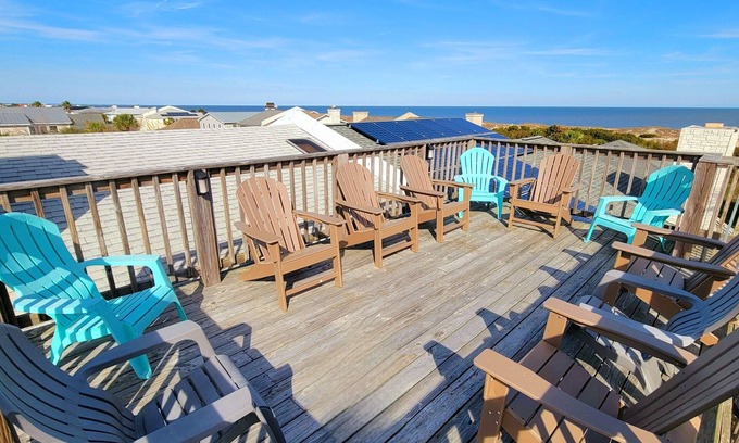 Savannah Beach House | 4-B 12th Street | Rooftop Deck, Steps to the Beach